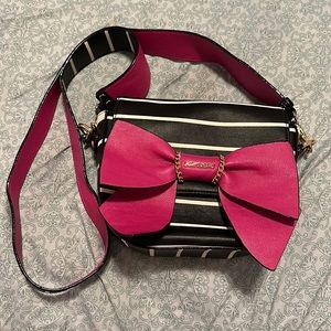 Betsey Johnson Crossbody 8x7